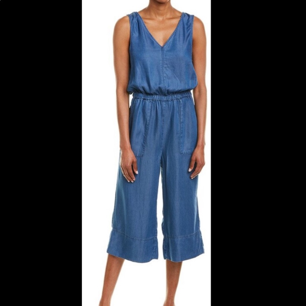 Splendid medium wash blue chambray sleeveless cropped jumpsuit